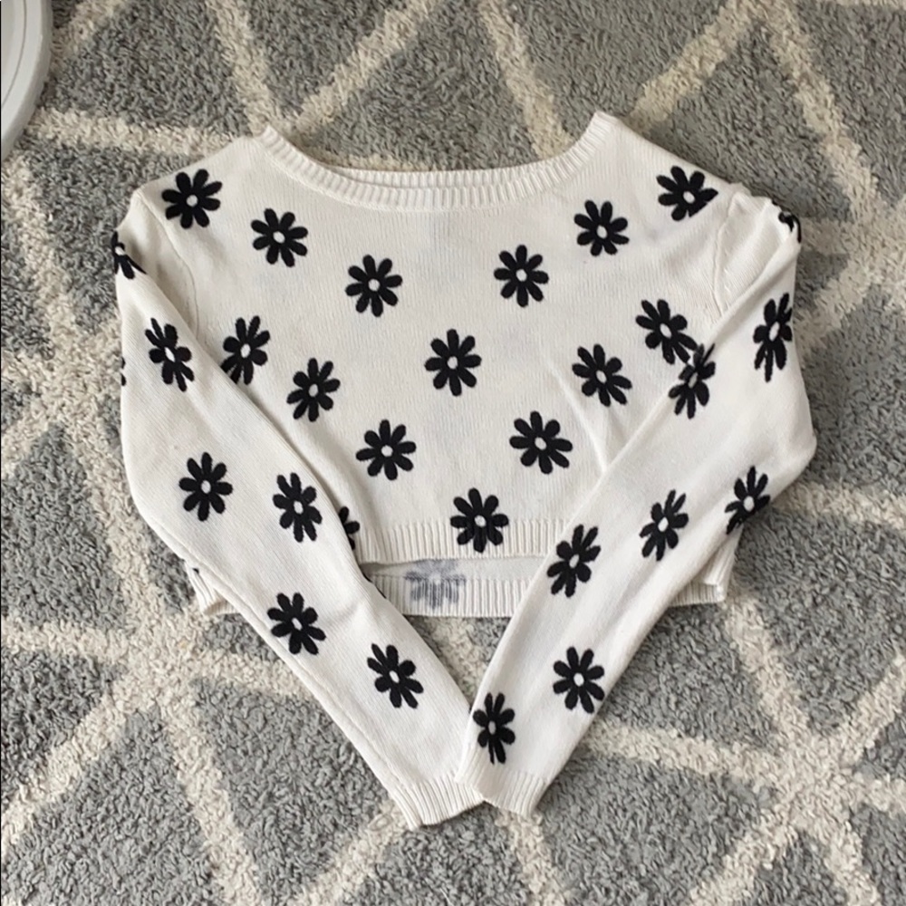 Floral cropped sweater